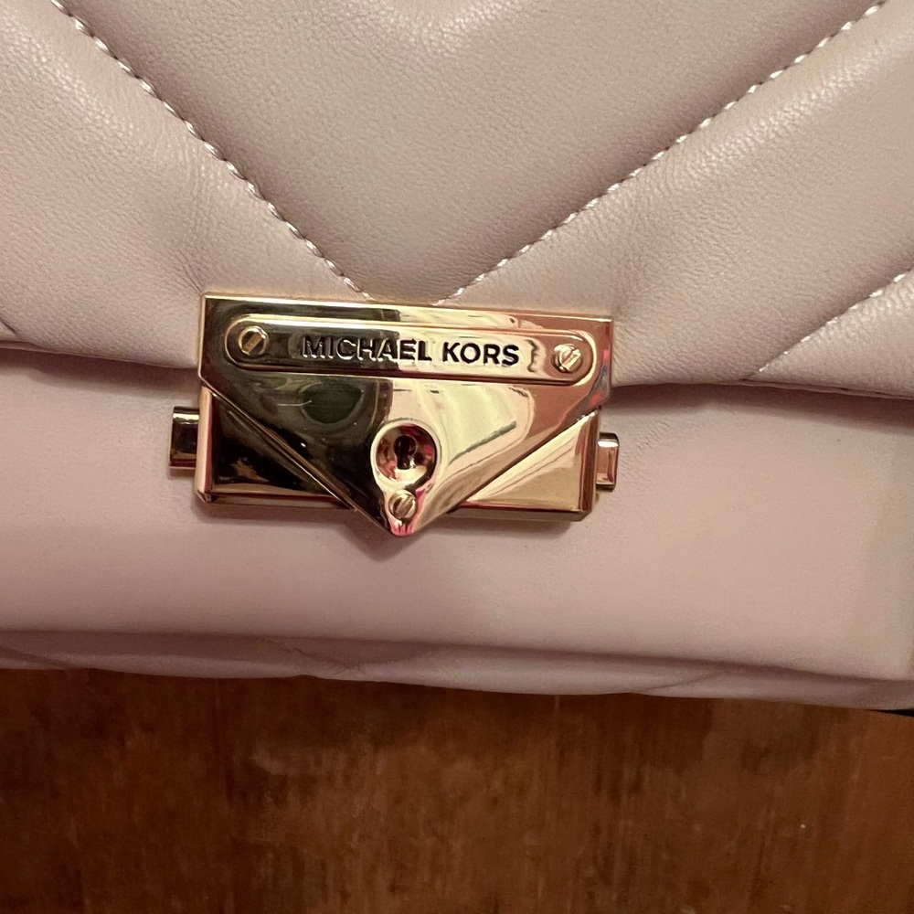 Michael Kors Blush Quilted bag - Picture 4 of 7
